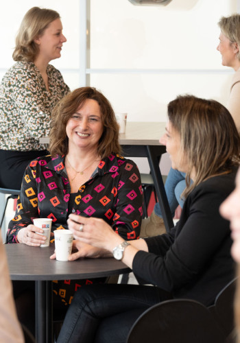 Collega's aan tafel